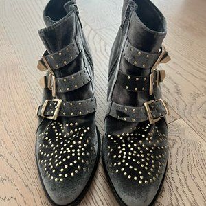 STEVEN NEW YORK Gray sueded studded buckle bootie